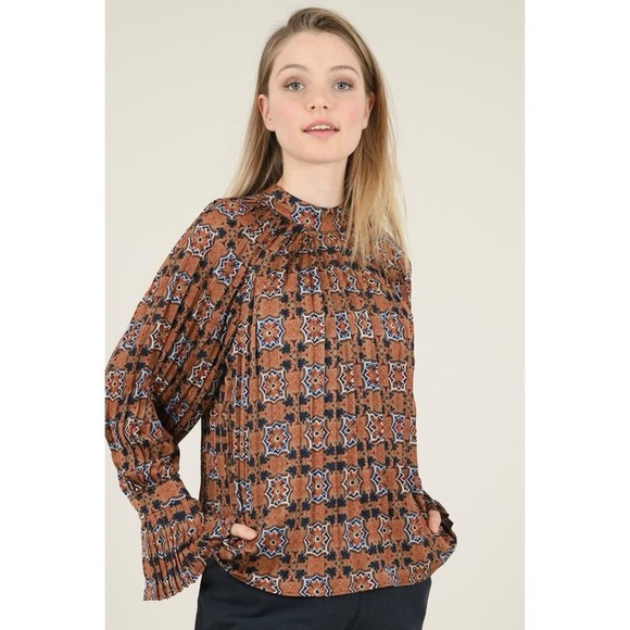 MOLLY BRACKEN Printed Long Sleeve Blouse in Mozaic Camel - Picture 1 of 6